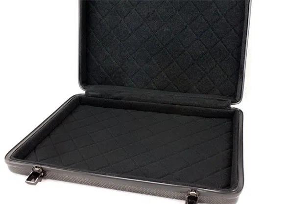 4-interior-de-portátil-de-fibra-de-carbono.jpg
