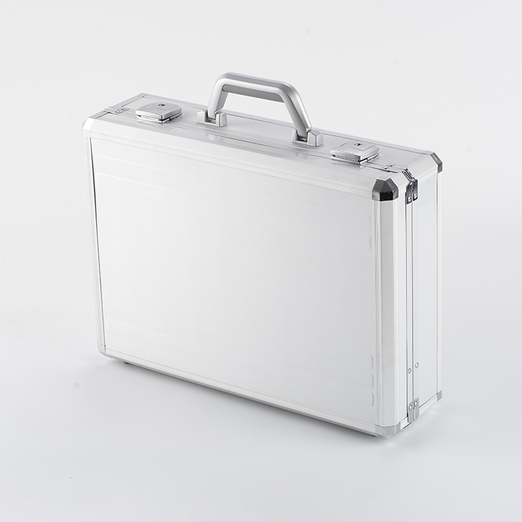 Maletín de aluminio con tamaño e interior personalizados